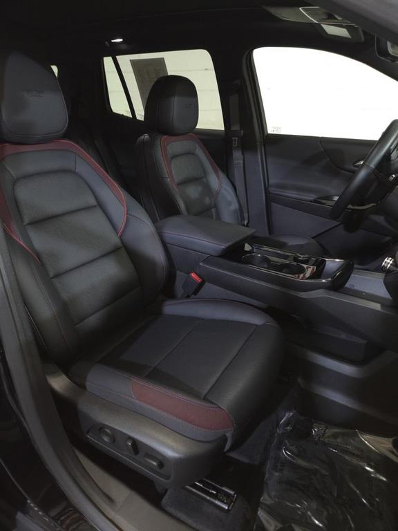 used 2025 Chevrolet Equinox car, priced at $31,595