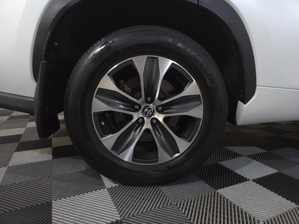 used 2022 Toyota Highlander car, priced at $39,995