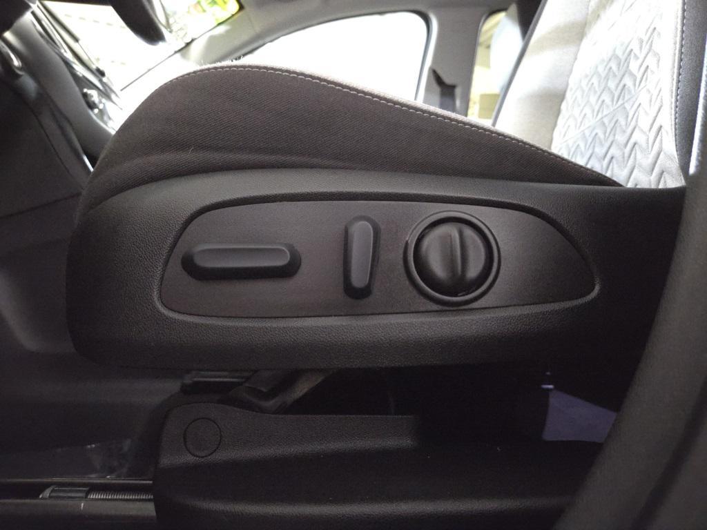 used 2023 Chevrolet Equinox car, priced at $21,895