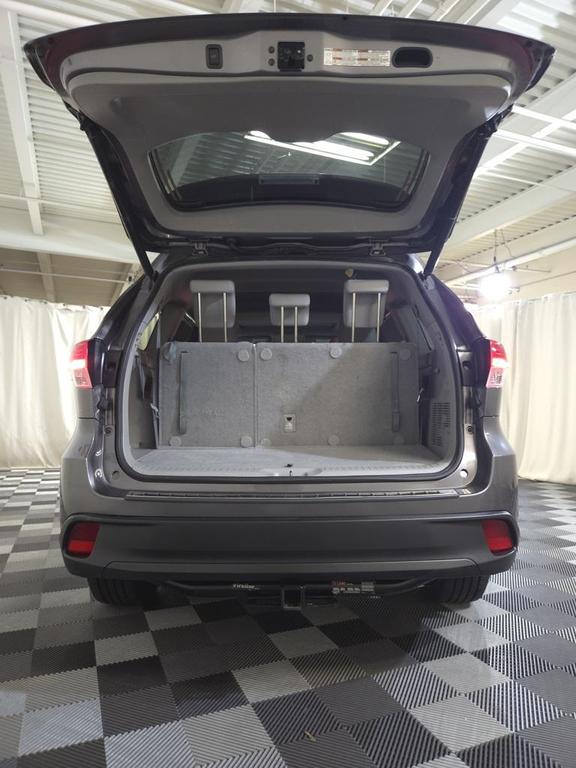 used 2019 Toyota Highlander car, priced at $29,400