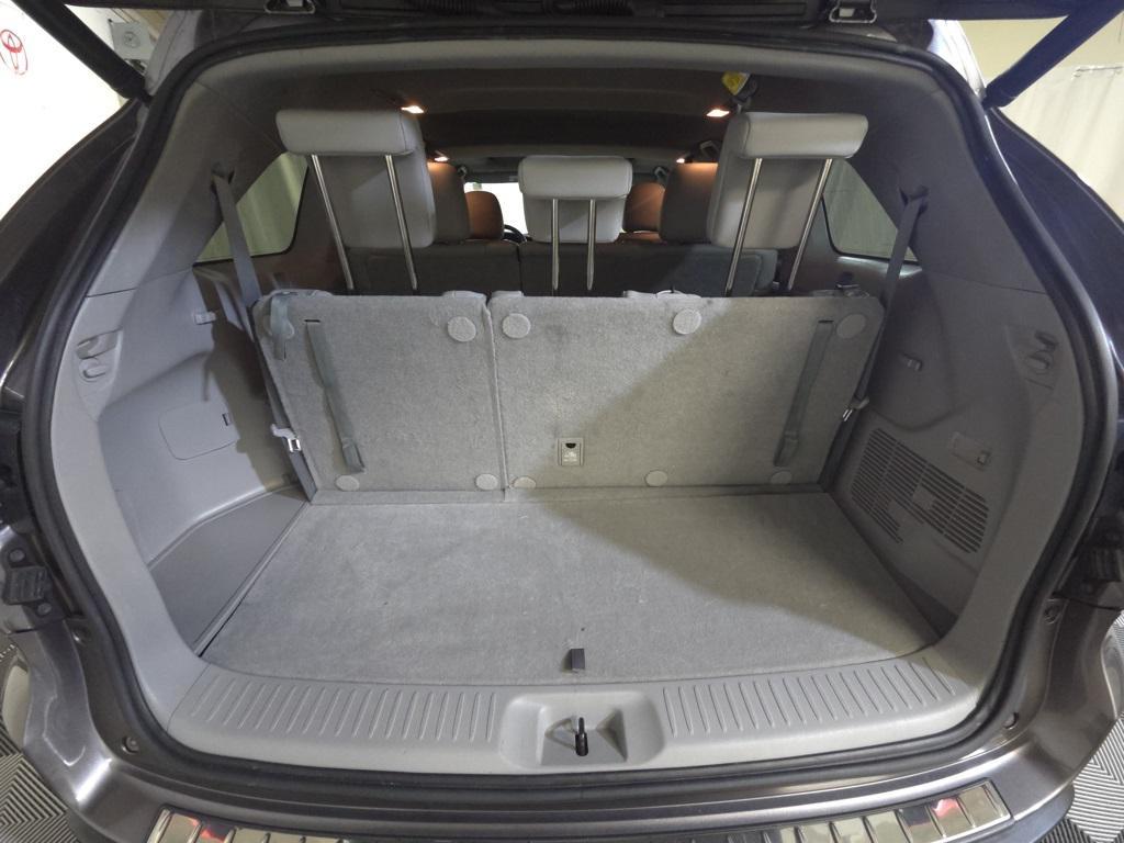 used 2019 Toyota Highlander car, priced at $29,400