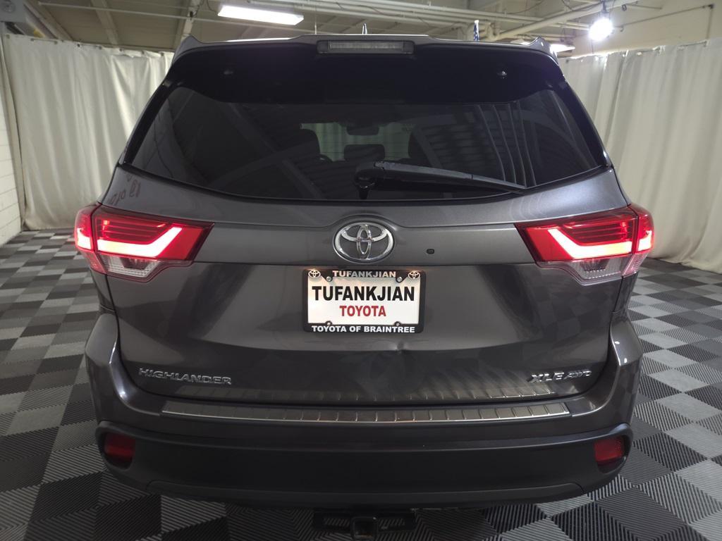 used 2019 Toyota Highlander car, priced at $29,400