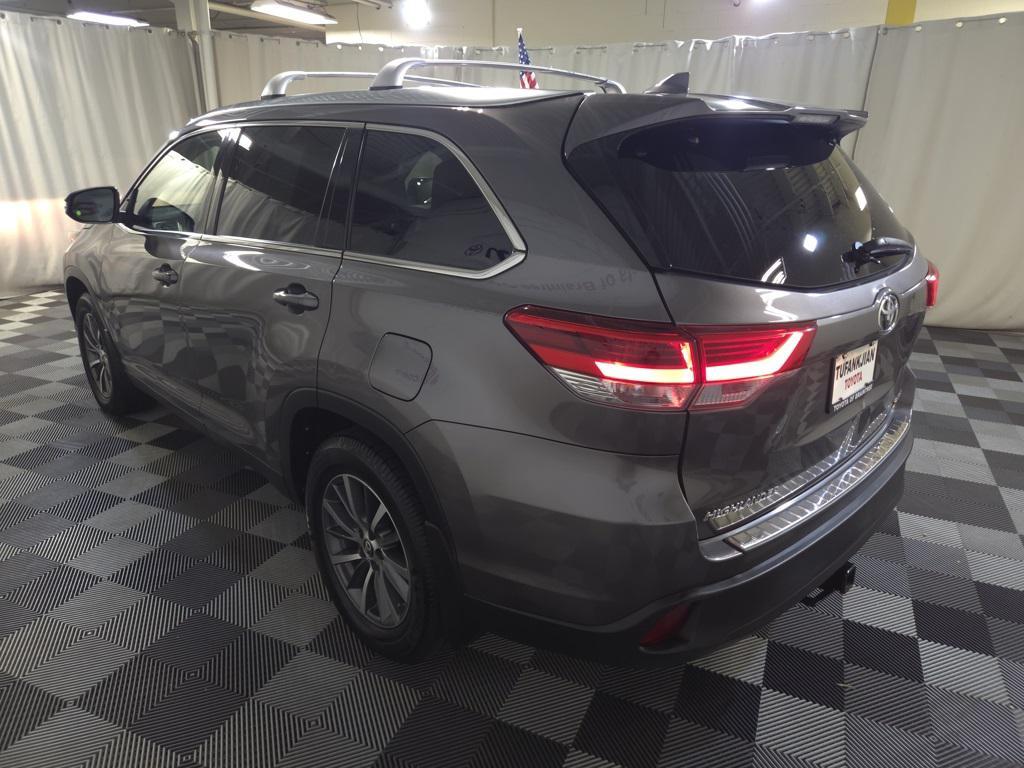 used 2019 Toyota Highlander car, priced at $29,400