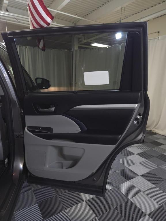 used 2019 Toyota Highlander car, priced at $29,400