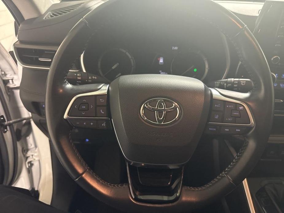 used 2021 Toyota Highlander car, priced at $34,955