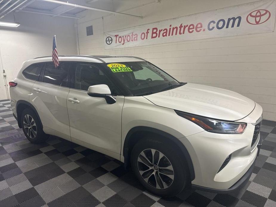 used 2021 Toyota Highlander car, priced at $34,955