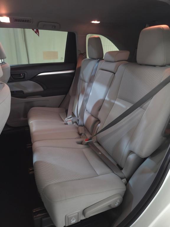 used 2019 Toyota Highlander car, priced at $26,250