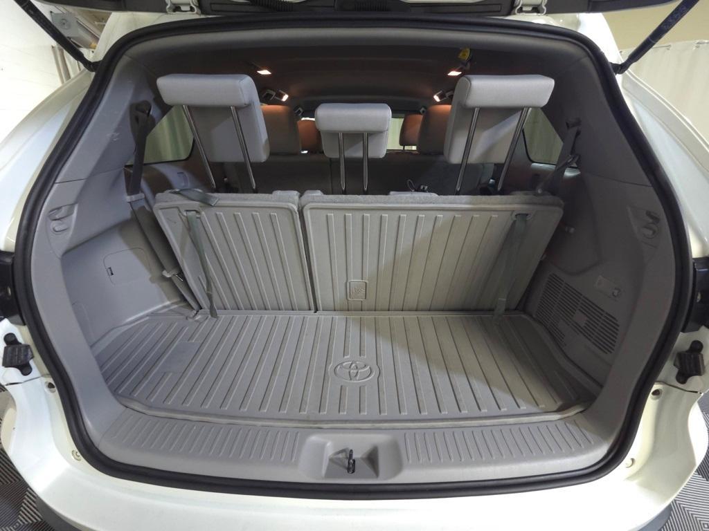 used 2019 Toyota Highlander car, priced at $26,250