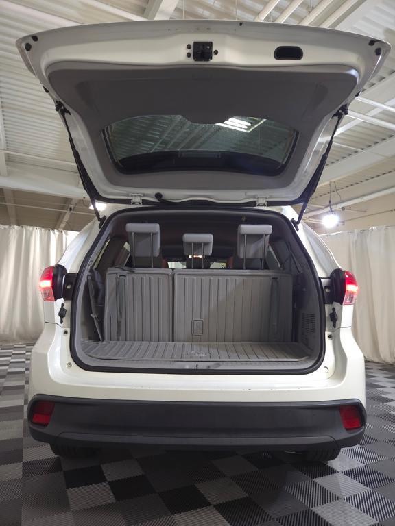 used 2019 Toyota Highlander car, priced at $26,250