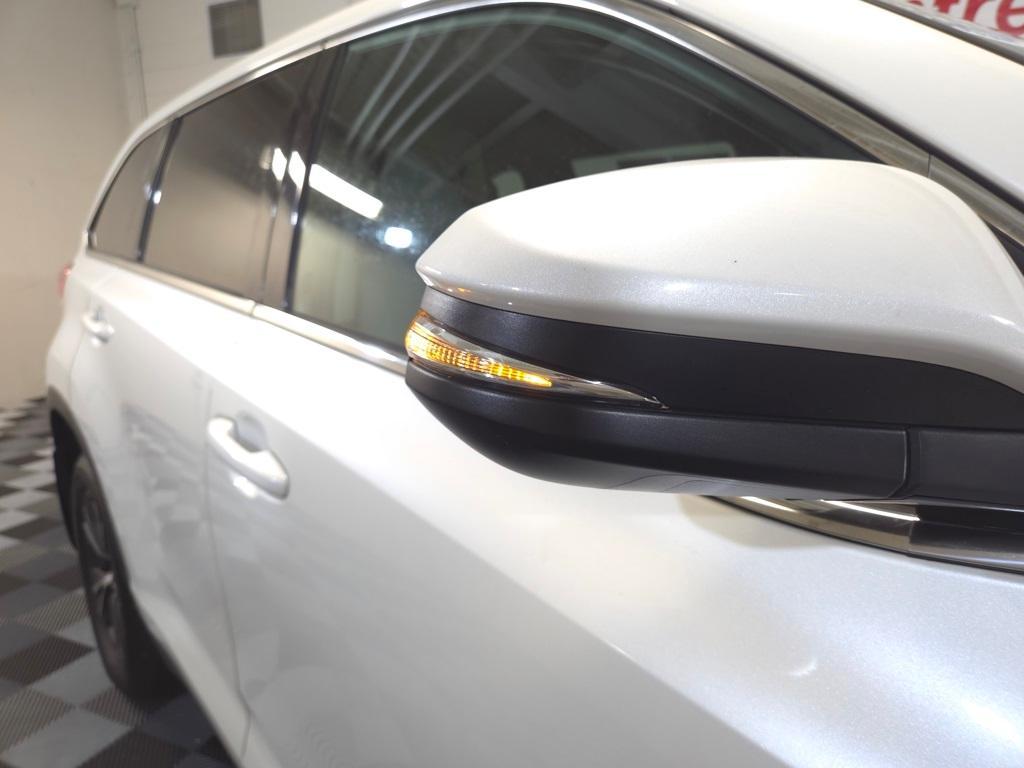 used 2019 Toyota Highlander car, priced at $26,250