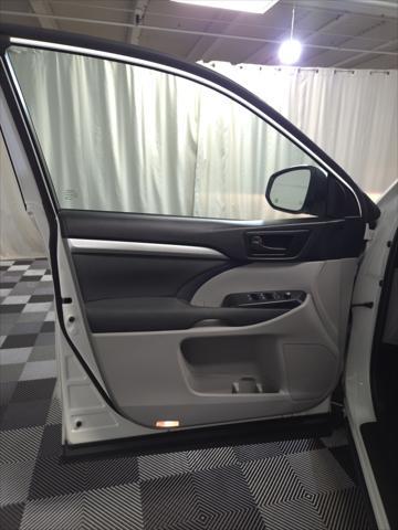 used 2019 Toyota Highlander car, priced at $26,250