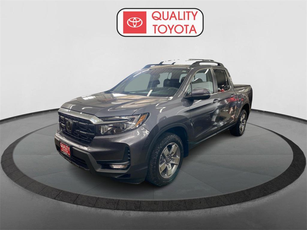 used 2025 Honda Ridgeline car, priced at $38,402