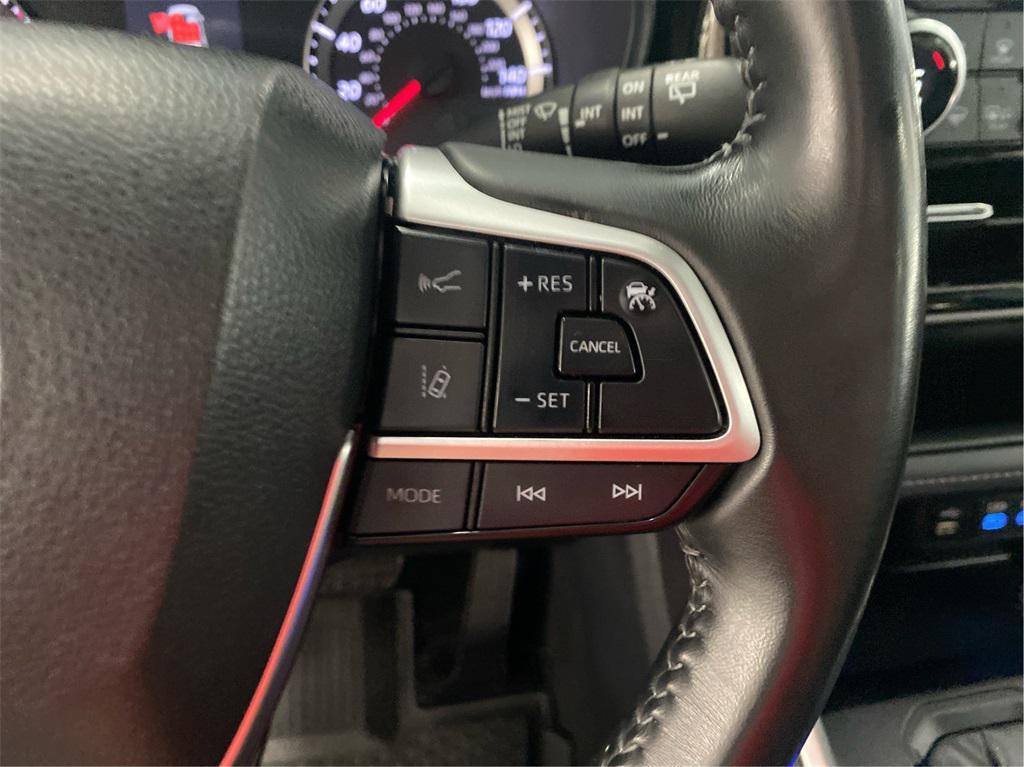used 2022 Toyota Highlander car, priced at $32,953