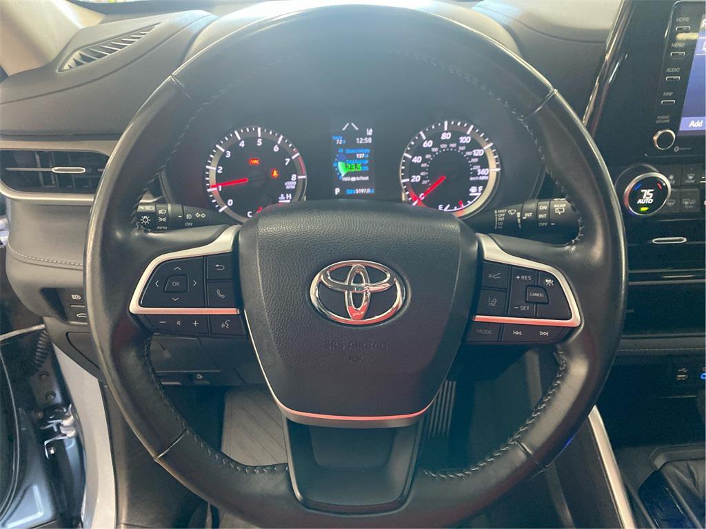 used 2022 Toyota Highlander car, priced at $32,953