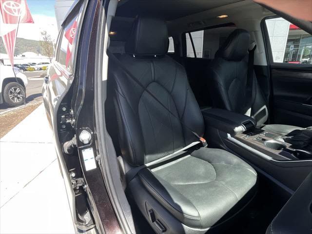used 2021 Toyota Highlander Hybrid car, priced at $40,468