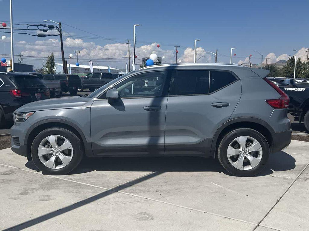 used 2022 Volvo XC40 car, priced at $24,391