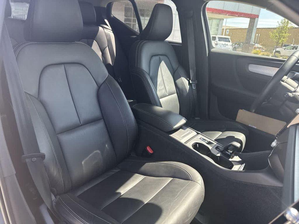 used 2022 Volvo XC40 car, priced at $24,391