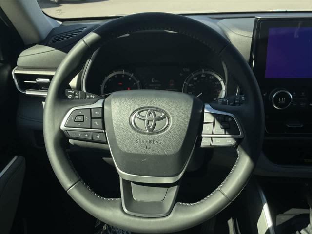 used 2023 Toyota Highlander car, priced at $42,123