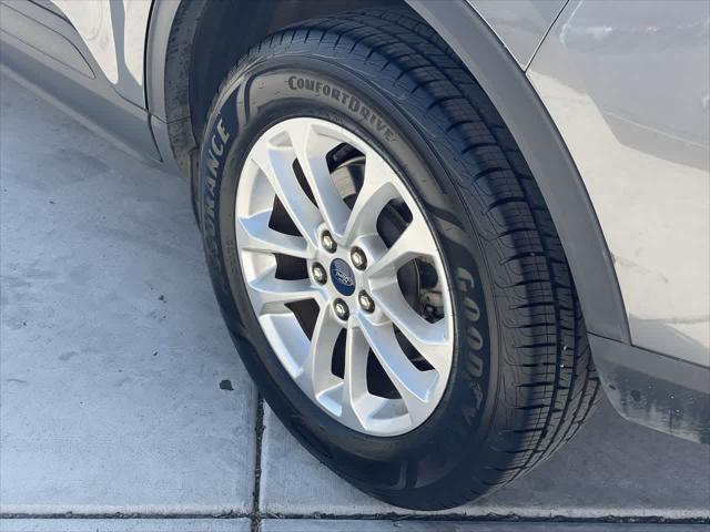 used 2022 Ford Escape car, priced at $23,524