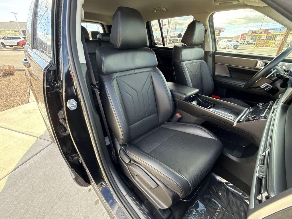 used 2024 Hyundai Santa Fe car, priced at $31,415