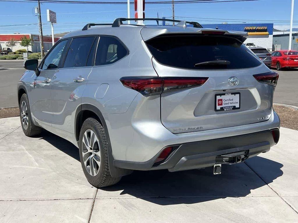 used 2023 Toyota Highlander car, priced at $39,774