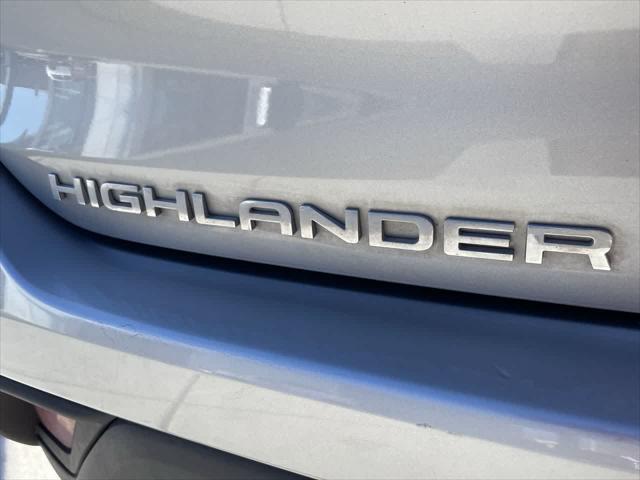 used 2022 Toyota Highlander car, priced at $39,499