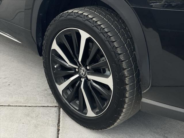 used 2022 Toyota Highlander car, priced at $41,133