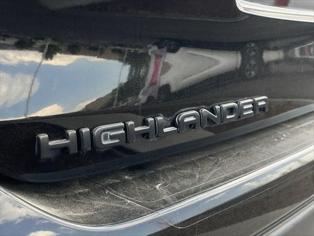 used 2022 Toyota Highlander car, priced at $41,133