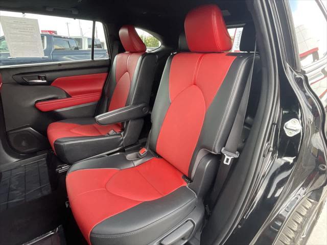 used 2022 Toyota Highlander car, priced at $41,133