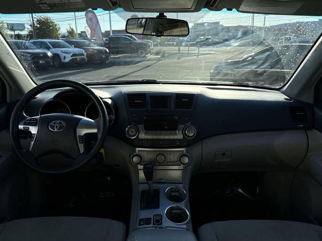 used 2012 Toyota Highlander car, priced at $13,130