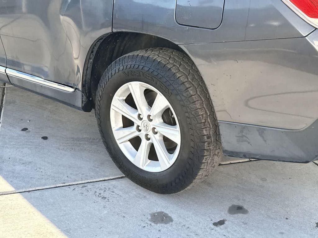 used 2012 Toyota Highlander car, priced at $13,130