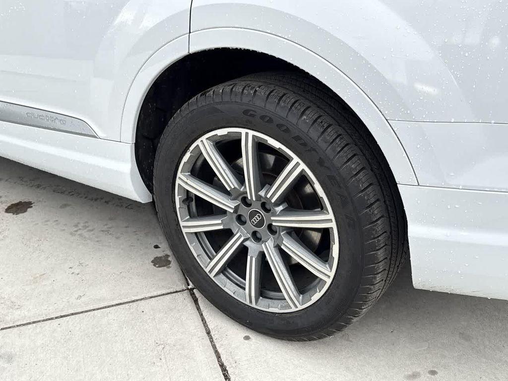 used 2018 Audi Q7 car, priced at $19,795