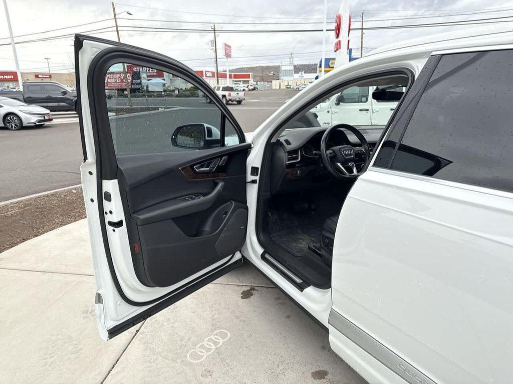used 2018 Audi Q7 car, priced at $19,795