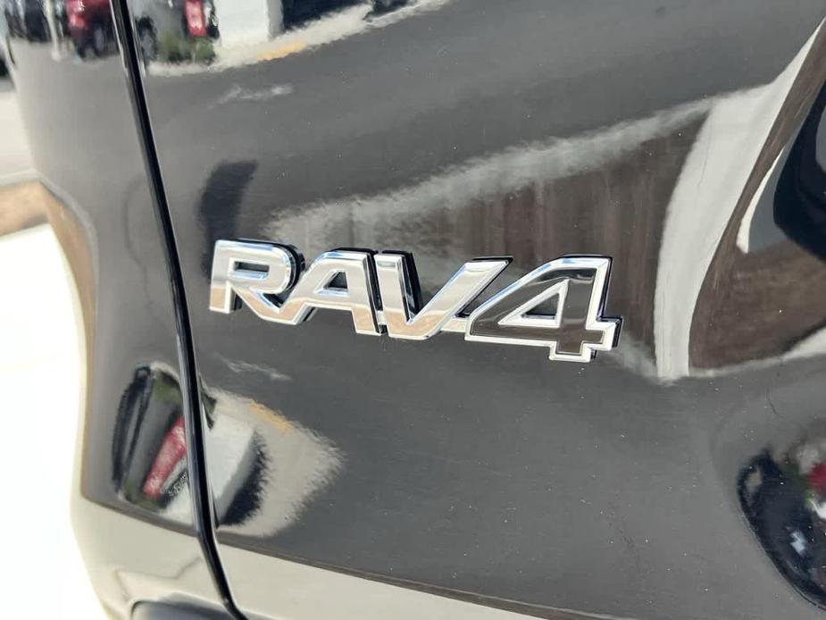 new 2021 Toyota RAV4 car, priced at $27,977