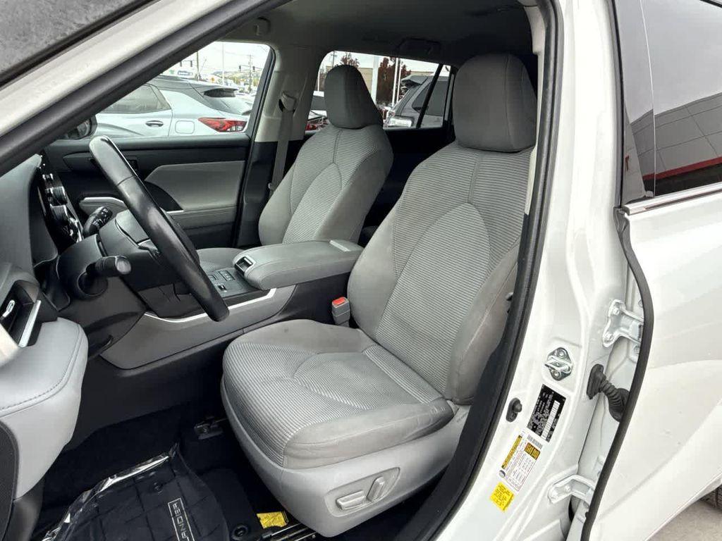 used 2022 Toyota Highlander Hybrid car, priced at $28,462
