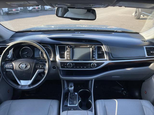 used 2015 Toyota Highlander car, priced at $19,899