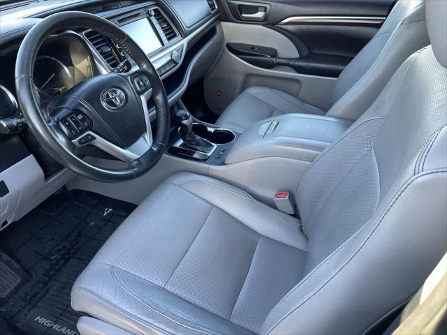 used 2015 Toyota Highlander car, priced at $19,899