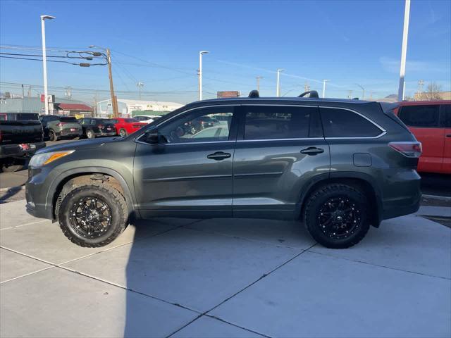 used 2015 Toyota Highlander car, priced at $19,899