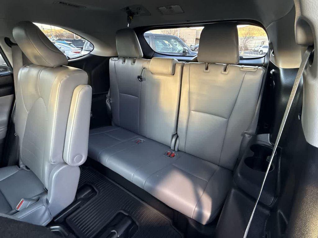 used 2022 Toyota Highlander Hybrid car, priced at $39,823