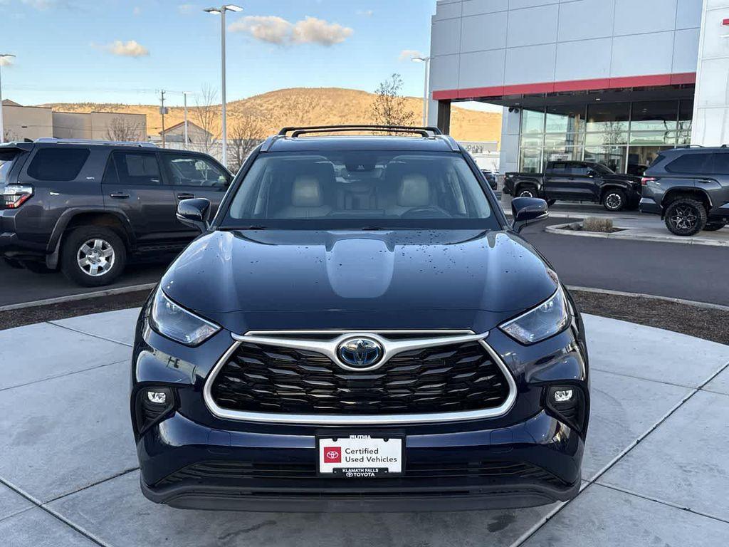 used 2022 Toyota Highlander Hybrid car, priced at $39,823