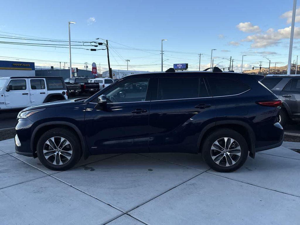 used 2022 Toyota Highlander Hybrid car, priced at $39,823