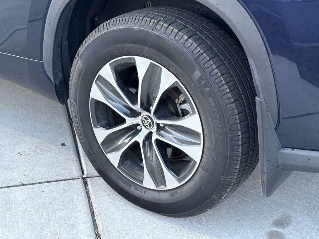 used 2022 Toyota Highlander Hybrid car, priced at $39,823