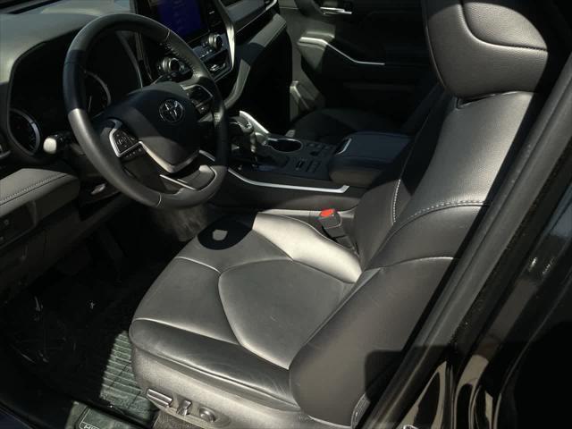 used 2024 Toyota Highlander car, priced at $41,507
