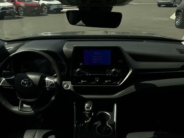 used 2024 Toyota Highlander car, priced at $41,507