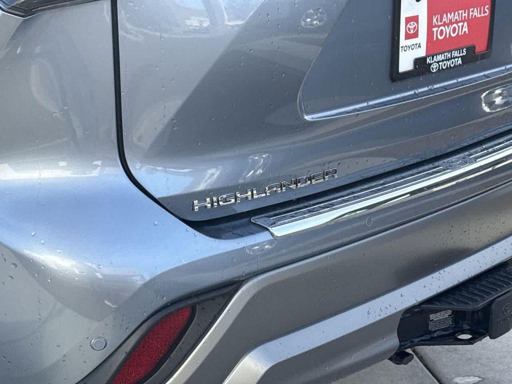 used 2023 Toyota Highlander car, priced at $44,857