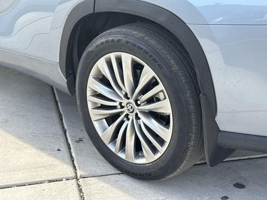 used 2023 Toyota Highlander car, priced at $44,857