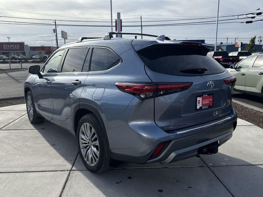 used 2023 Toyota Highlander car, priced at $44,857