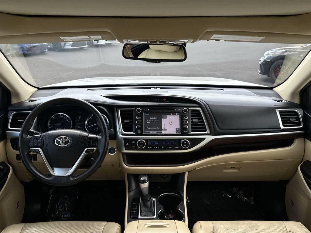 used 2015 Toyota Highlander Hybrid car, priced at $21,102