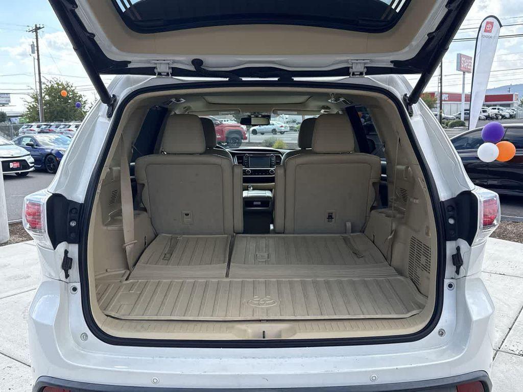 used 2015 Toyota Highlander Hybrid car, priced at $21,102