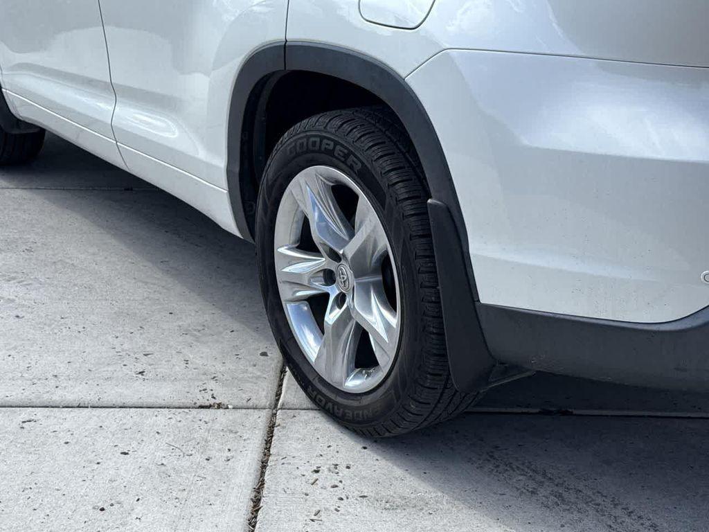 used 2015 Toyota Highlander Hybrid car, priced at $21,102